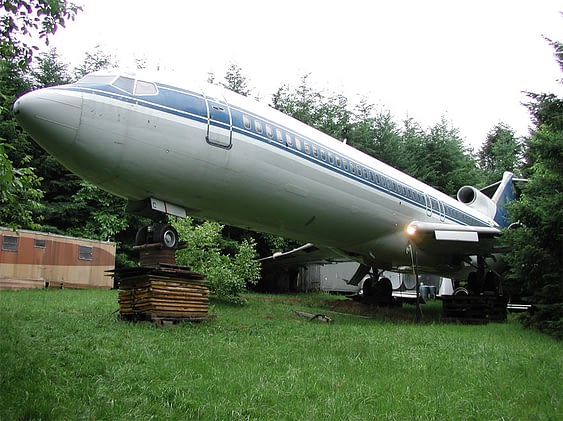 retired-boeing-727-recycled-home-bruce-campbell-18