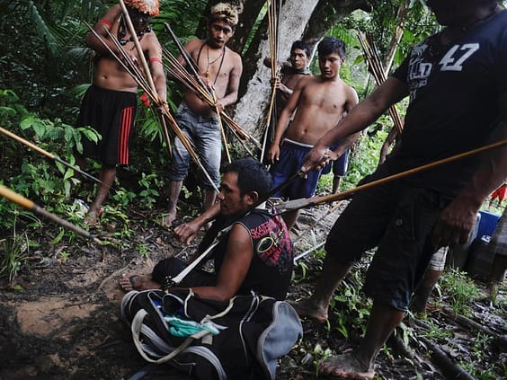 amazon-tribe-fights-loggers-environment-04-1024x768